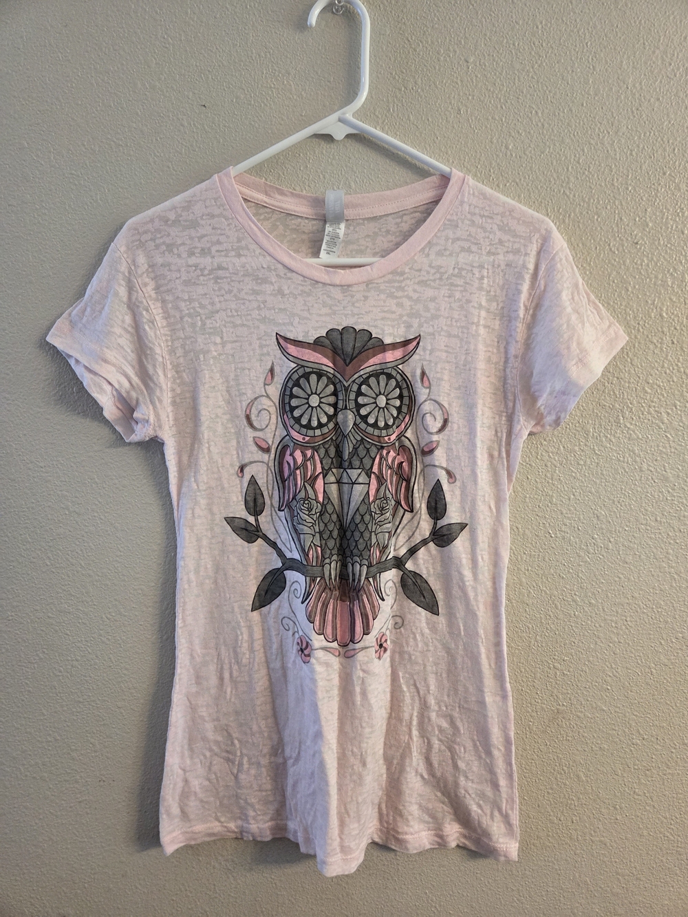 Women's Short Sleeve Pink Graphic Tee with Owl Motif